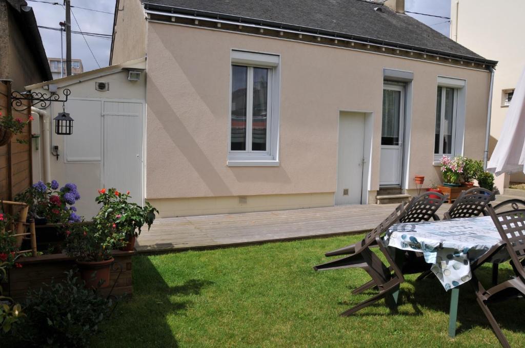 Les Vergnes Mancelles Le Mans Luaran gambar